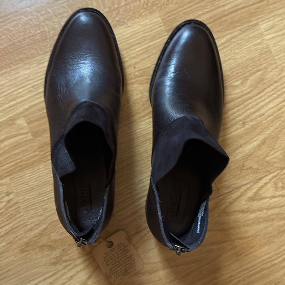 NWT BORN Karava black ankle boots size 7.5M